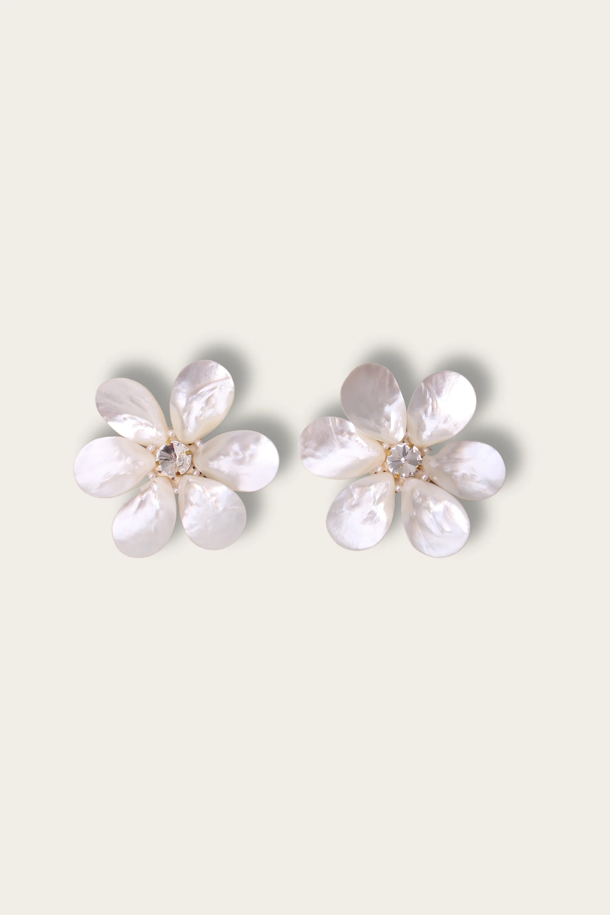 Fleur Blanche Earrings
