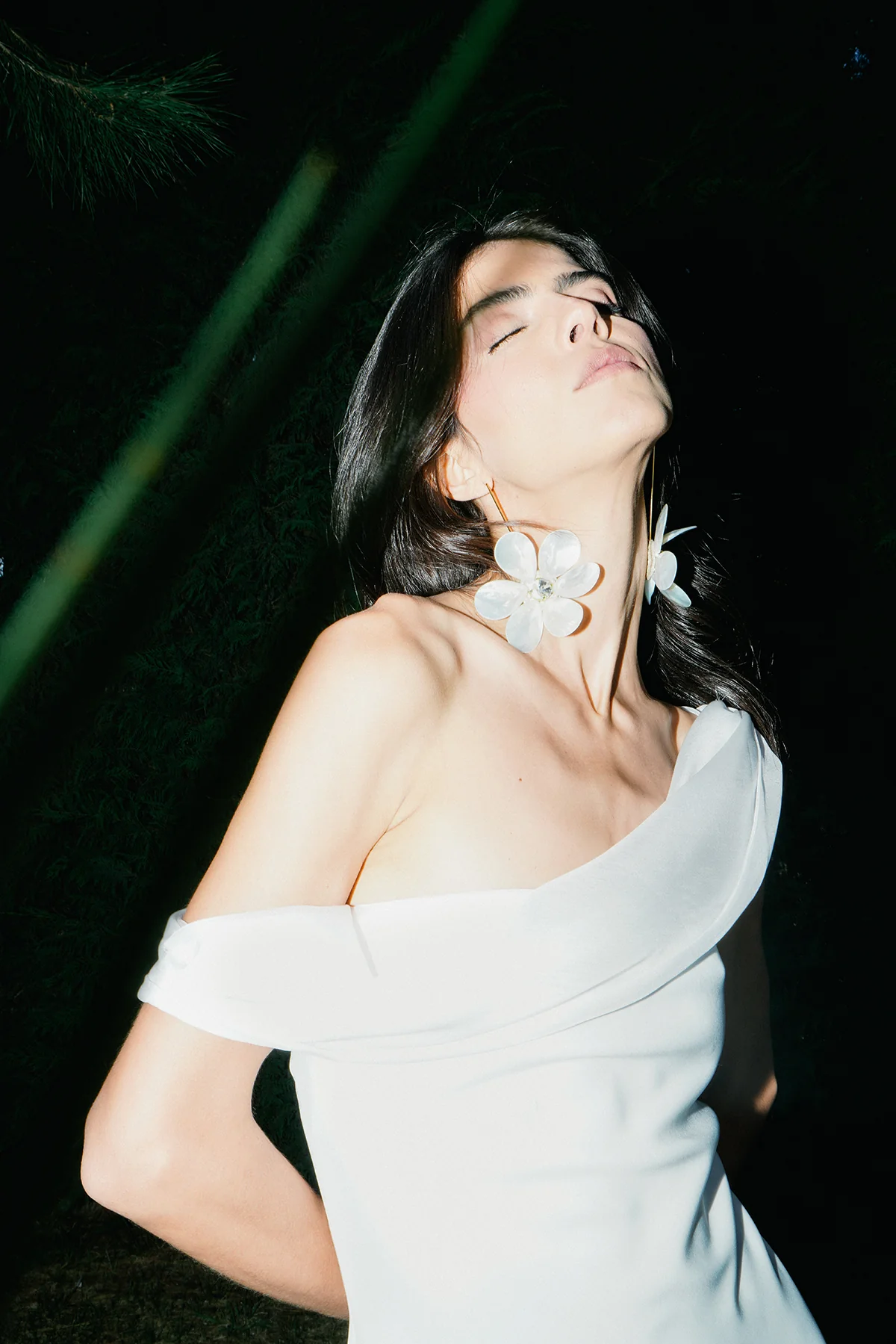 Fleur Blanche Earrings - Image 3